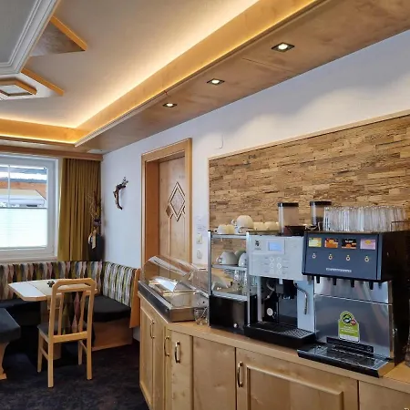 Garni Corinna Otel