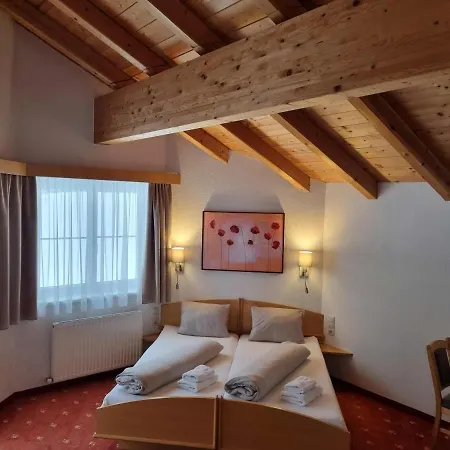 Otel Garni Corinna 3*